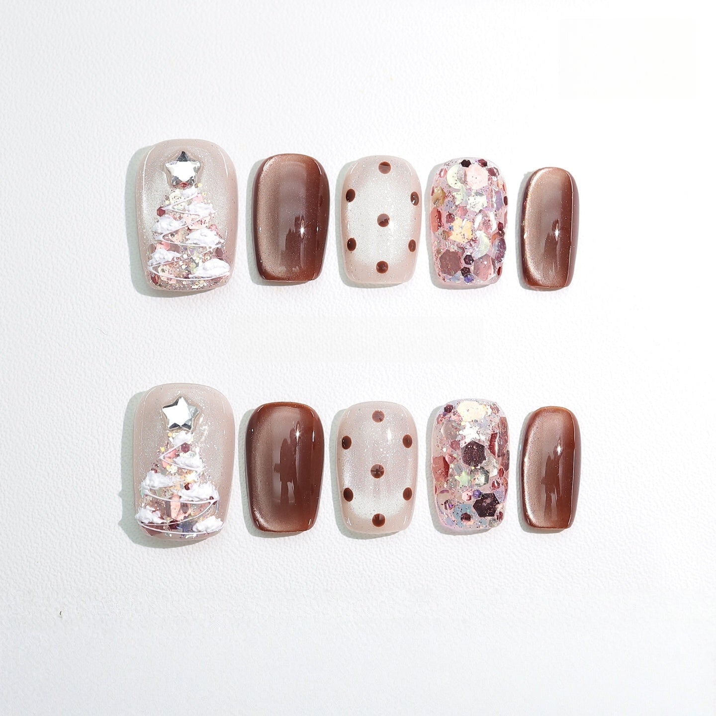 Cat-eye Dot Christmas Nail with Diamond - Short Coffin