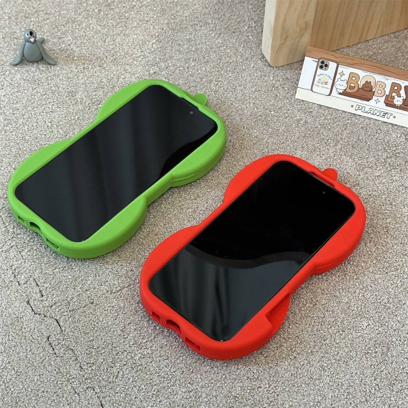Hollow-Out Green & Red Apple Silicone Phone Case