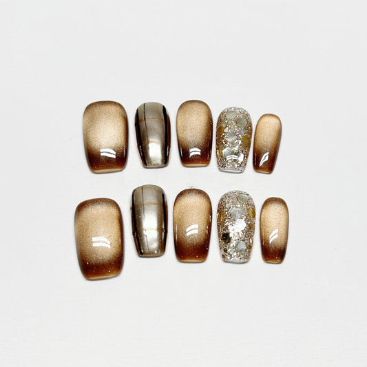 Golden Checked Cat-eye Nail - Medium Square