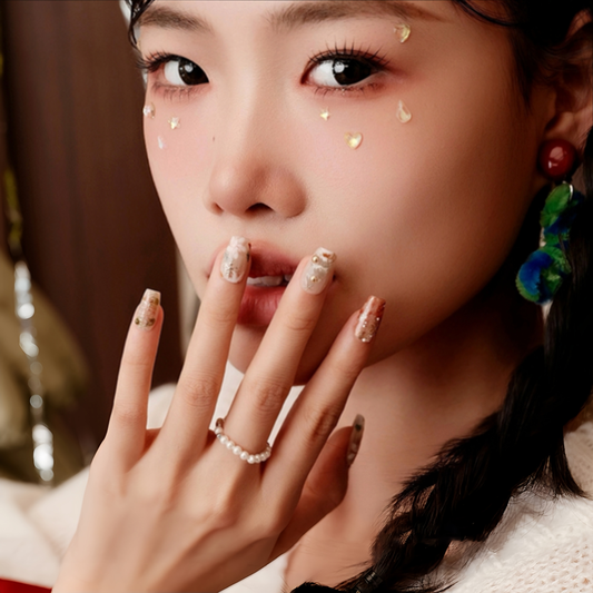 White Hand-painted Glided Gold Christmas Nail - Short Coffin