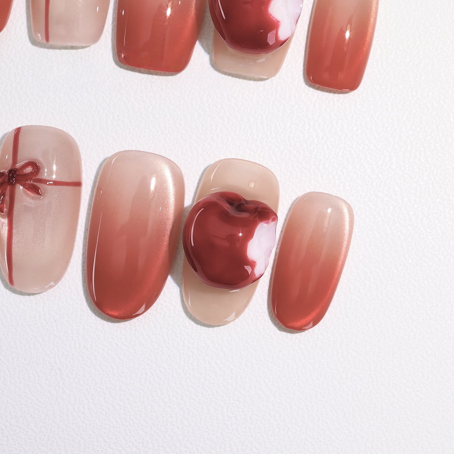 Red Gradient Cay-eye Christmas Nail - Medium Square/Short Almond