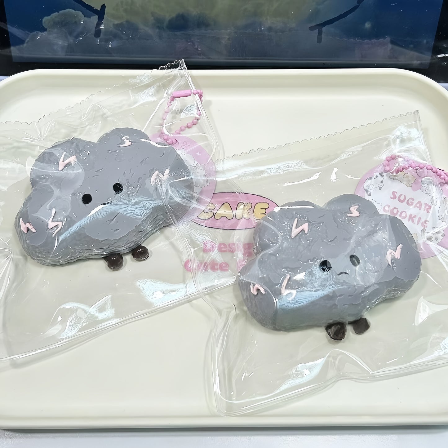Gloomy Cloud & Cream Cloud Series Squishy