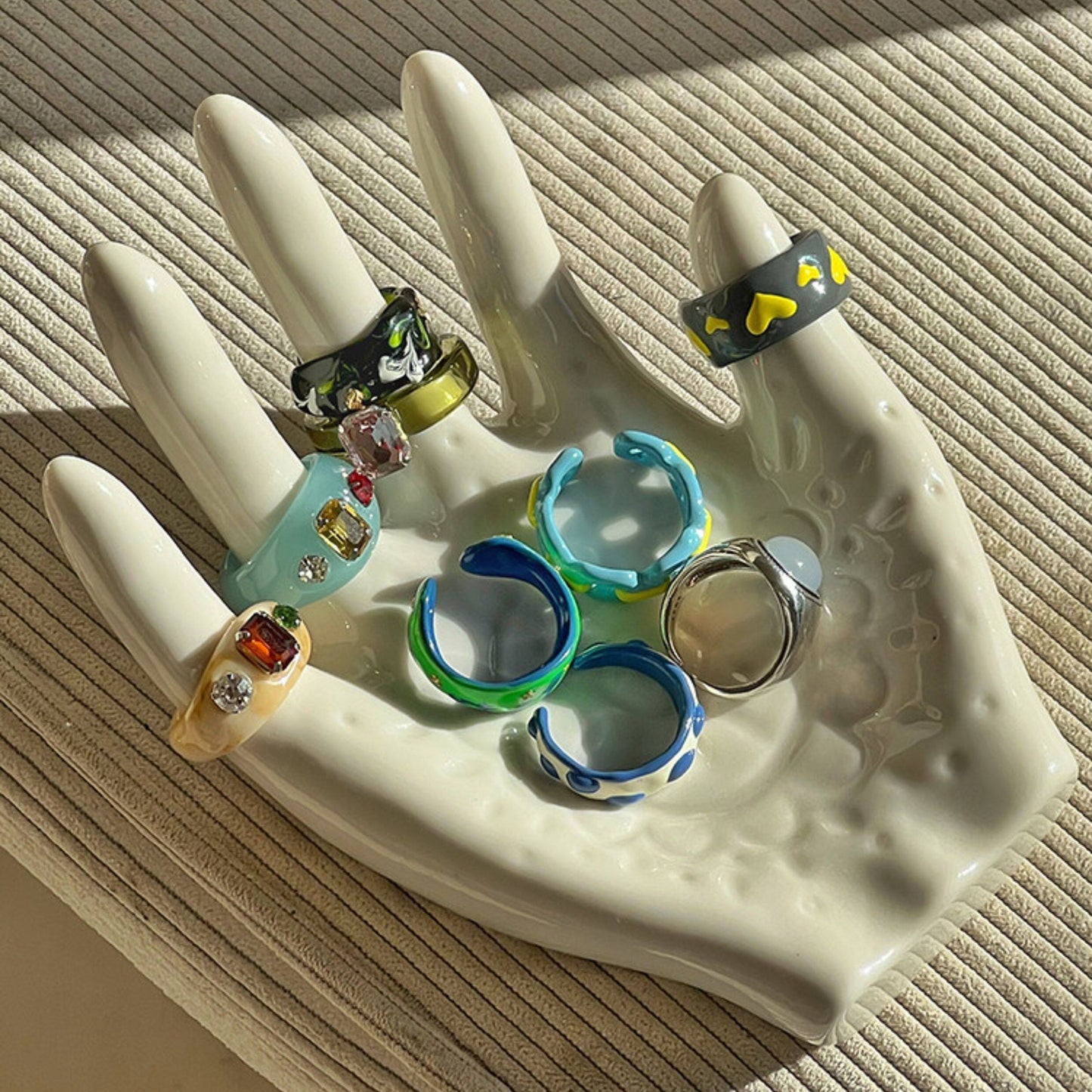 Palm-Shaped Ceramic Ring Display Holder