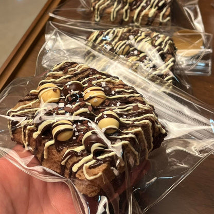 Dual-Color Chocolate Toast Squishy