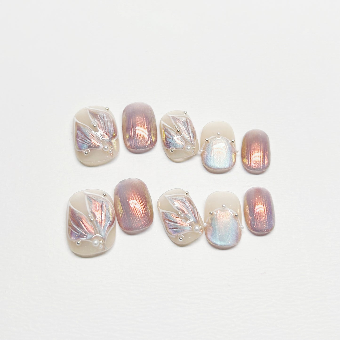White Shell French Nail with Pearl - Medium Square/Short Almond