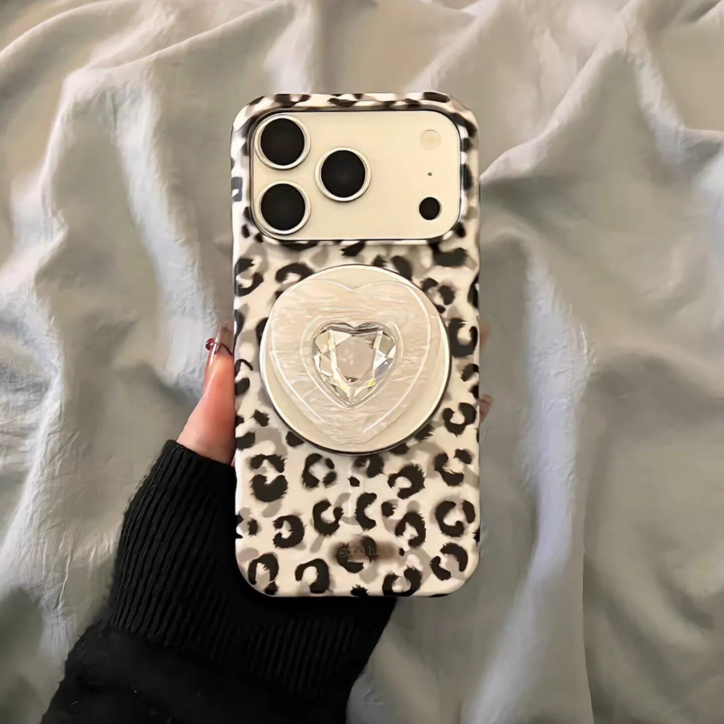 Vintage Black Leopard Print Heart Magnetic Stand Acrylic Phone Case