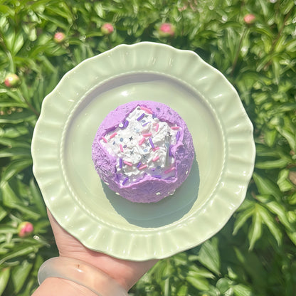 Starry Pretzel Bun Squishy