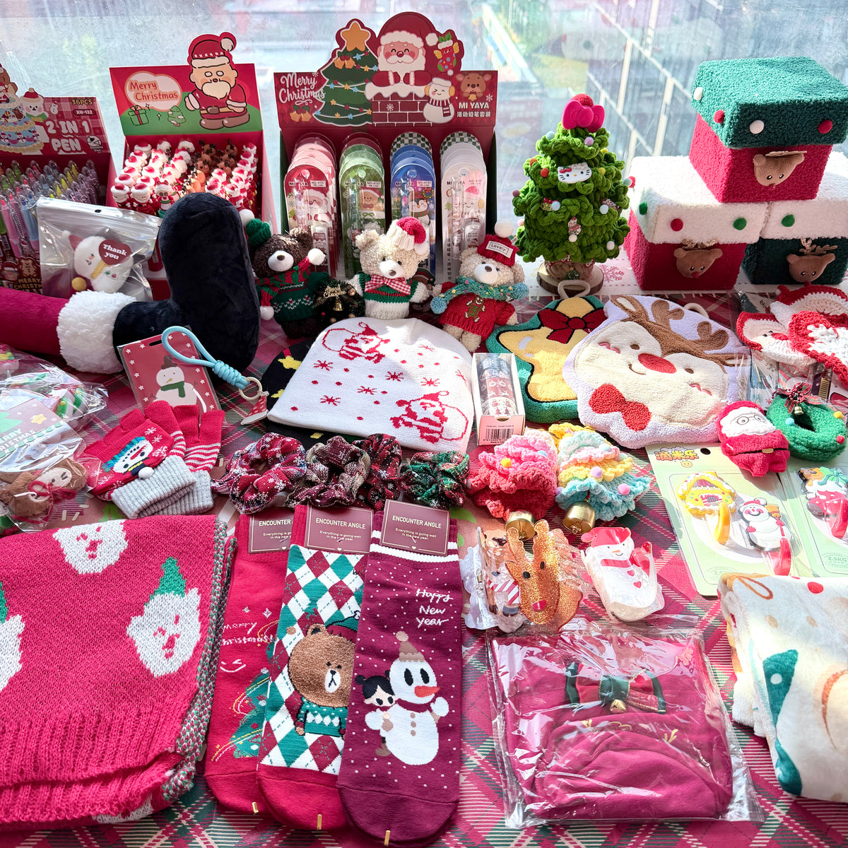 PuPu Land Christmas Lucky Scoop - 1 Secret Gift Included