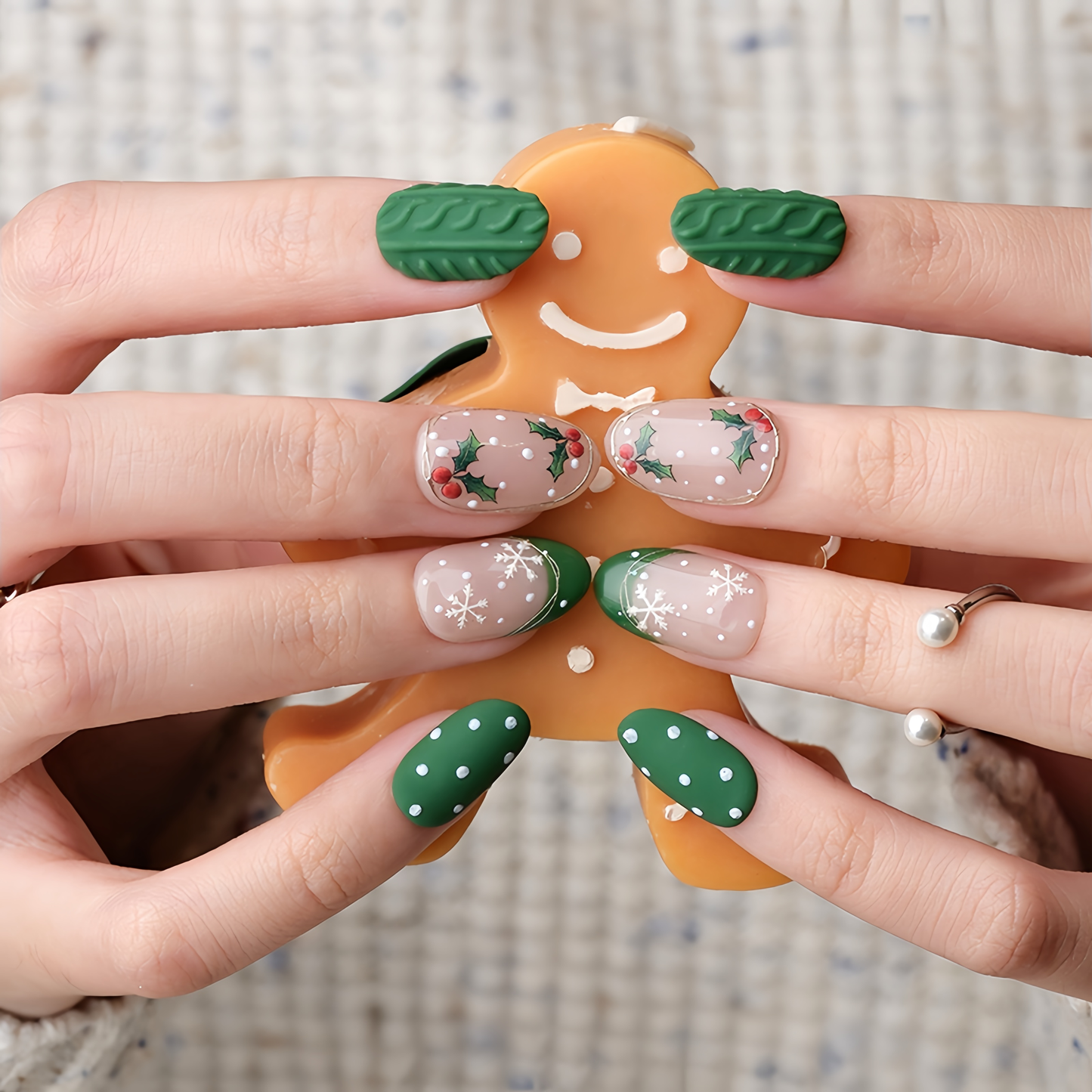 Green Matte Hand-painted Christmas Nail - Short Almond