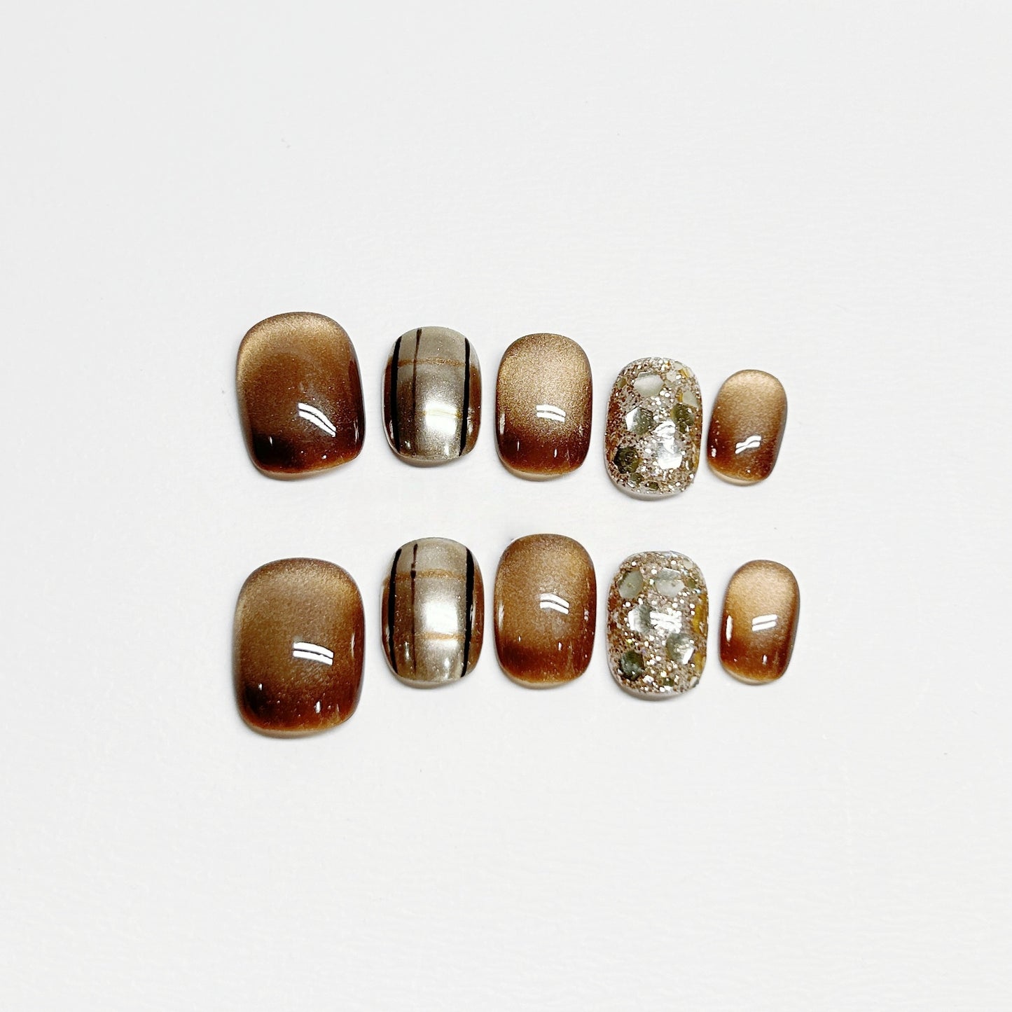Golden Checked Cat-eye Nail - Medium Square