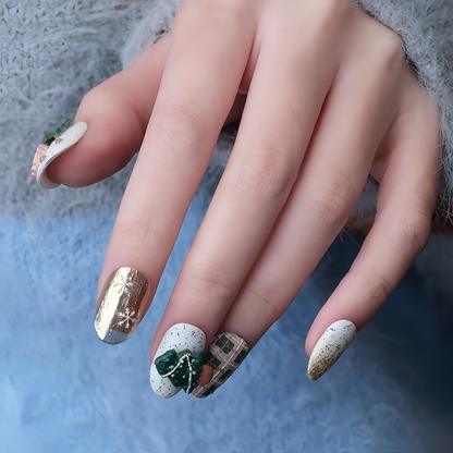 White Matte Hand-painted Cartoon Christmas Nail - Short Almond