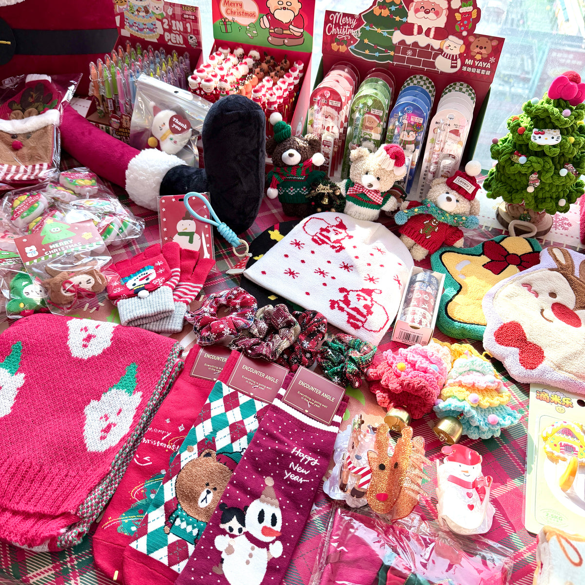 PuPu Land Christmas Lucky Scoop - 1 Secret Gift Included
