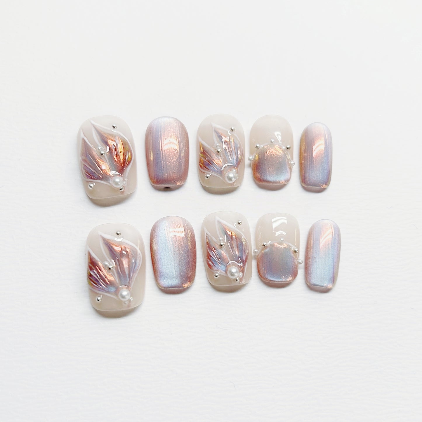 White Shell French Nail with Pearl - Medium Square/Short Almond