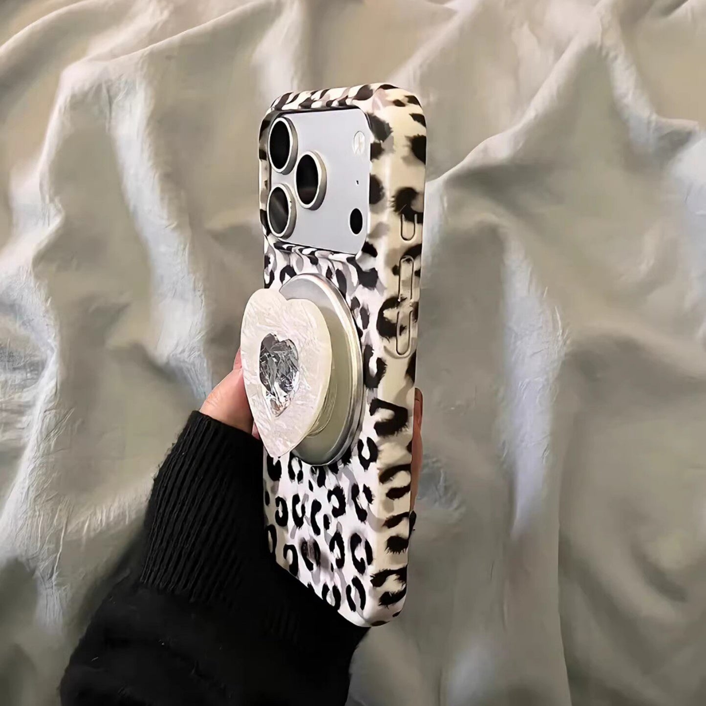 Vintage Black Leopard Print Heart Magnetic Stand Acrylic Phone Case