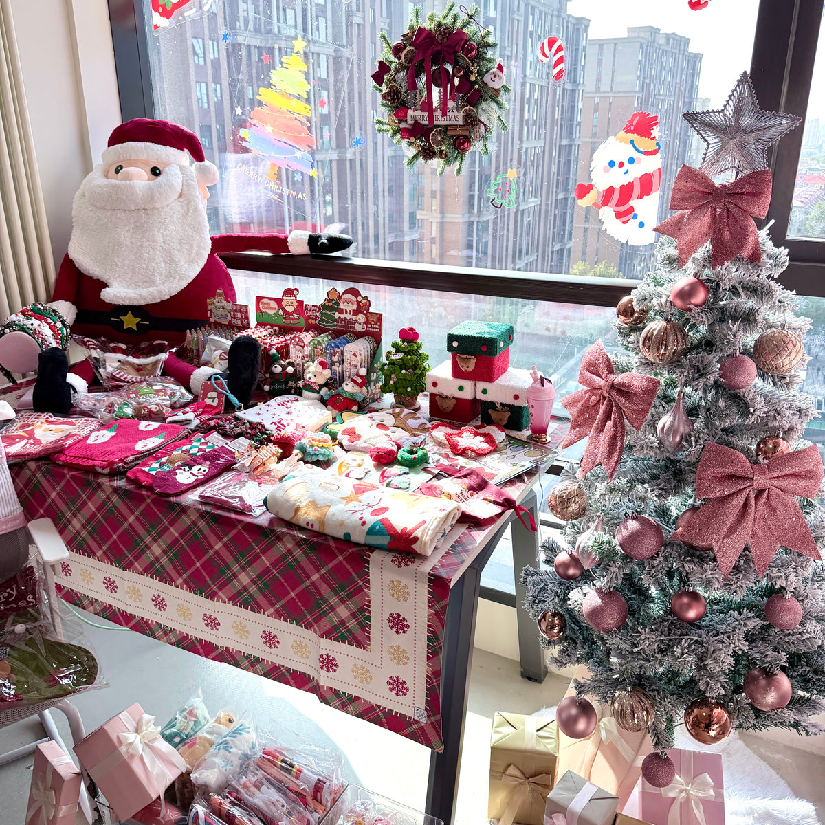 PuPu Land Christmas Lucky Scoop - 1 Secret Gift Included