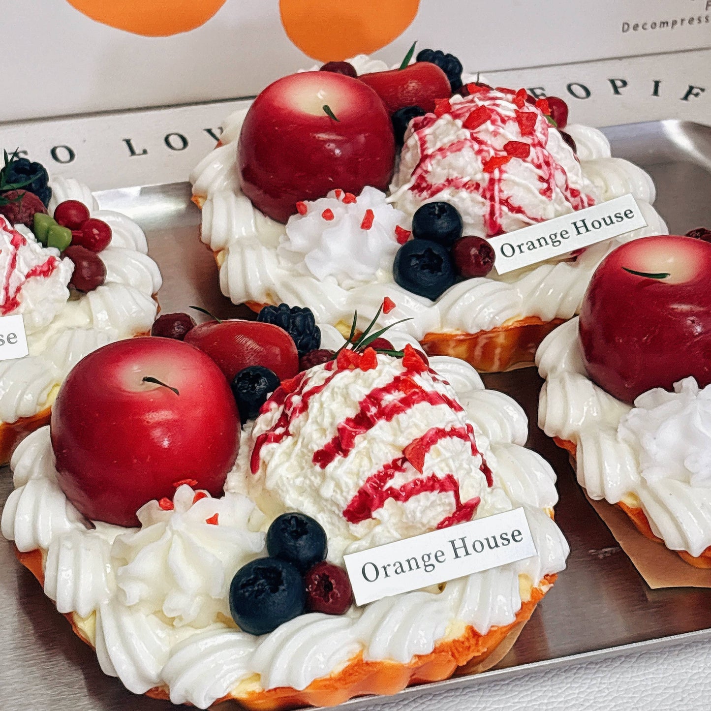 Christmas Peace Fruit Large Tart Squishy