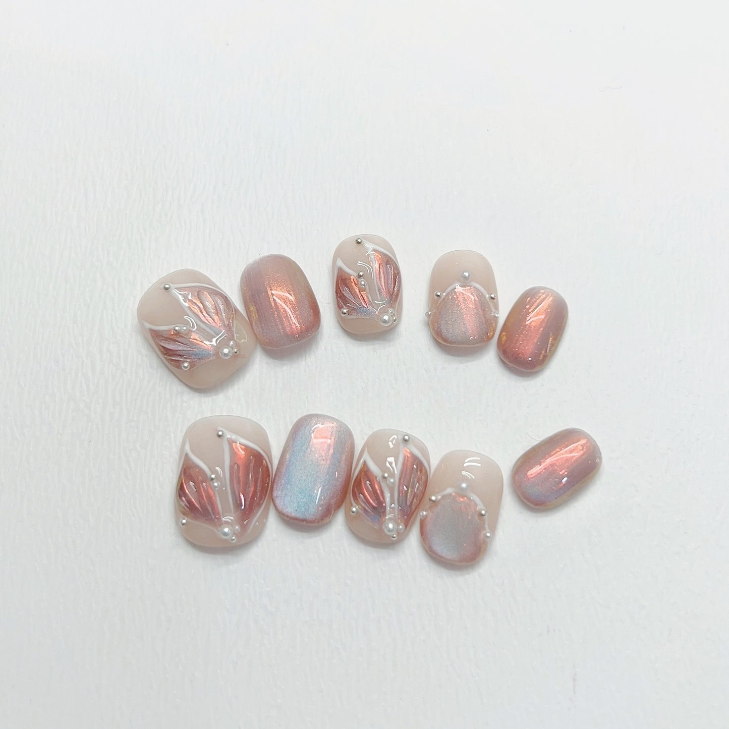 White Shell French Nail with Pearl - Medium Square/Short Almond