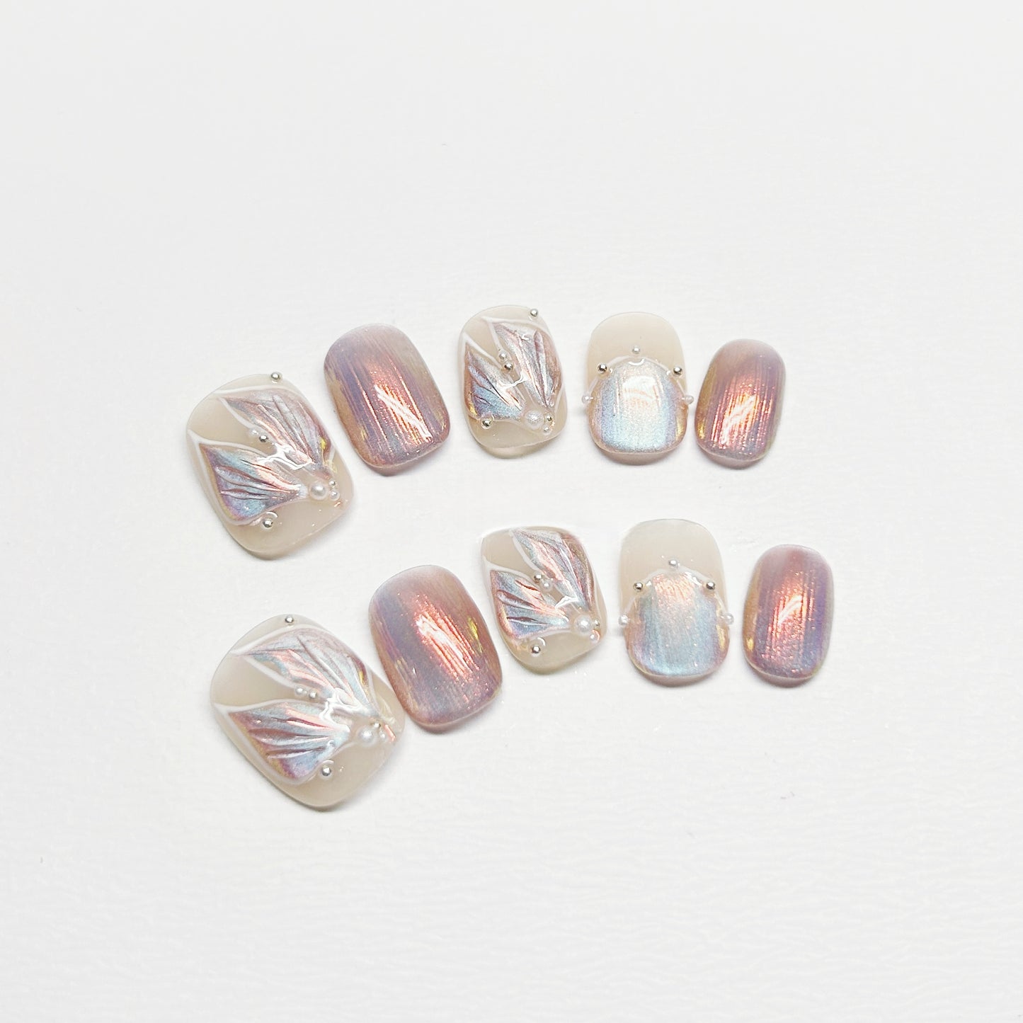 White Shell French Nail with Pearl - Medium Square/Short Almond