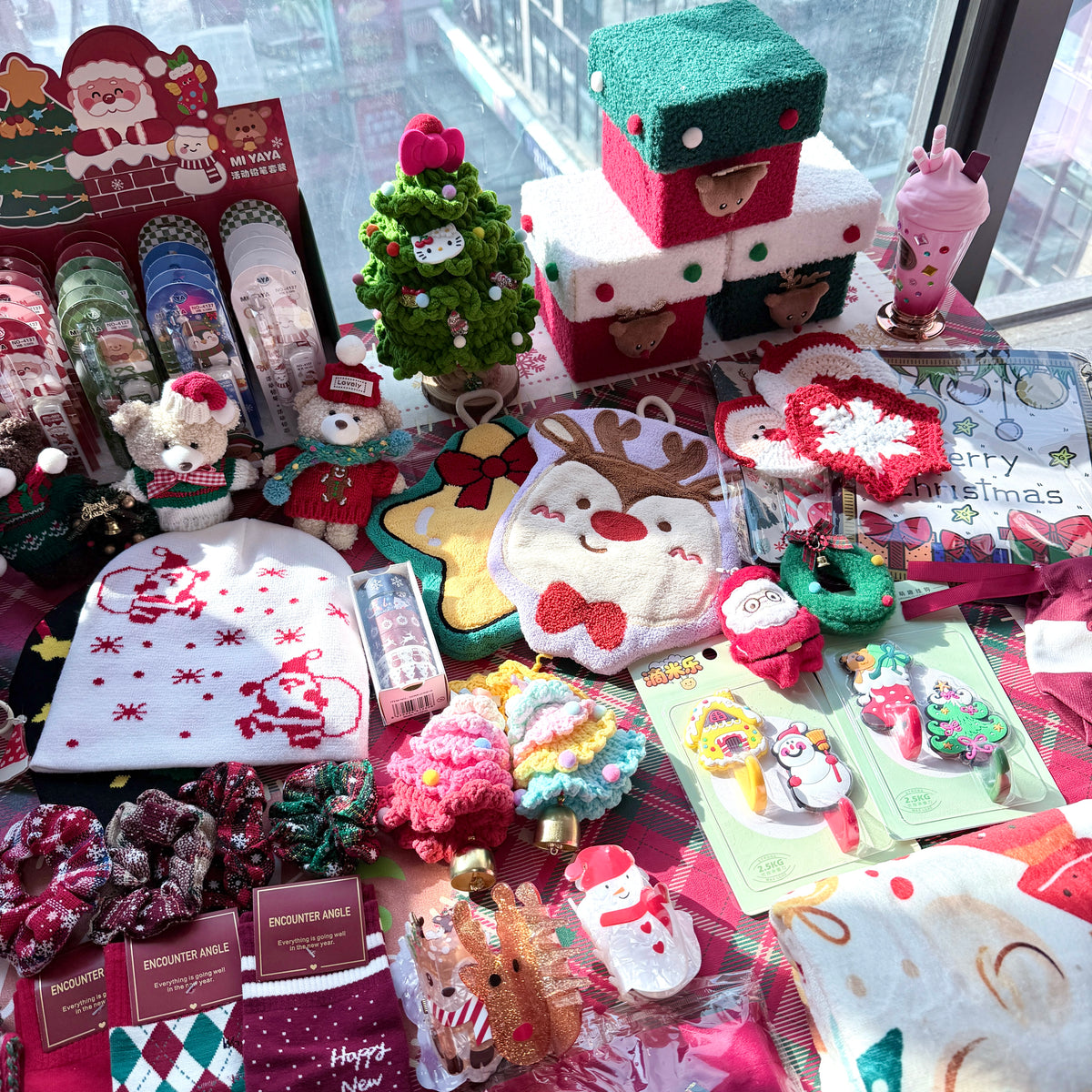 PuPu Land Christmas Lucky Scoop - 1 Secret Gift Included