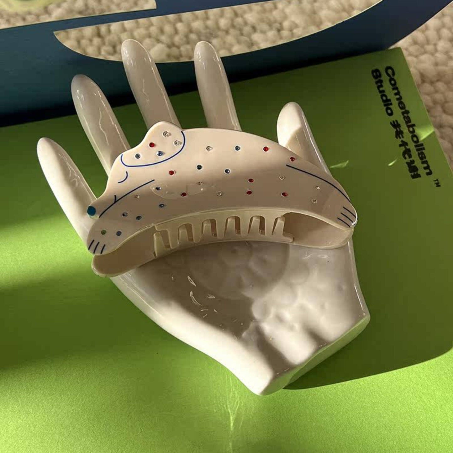 Palm-Shaped Ceramic Ring Display Holder