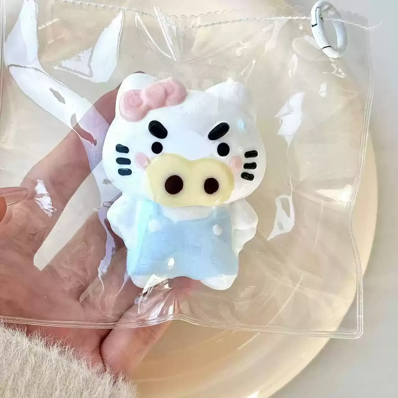 Hands-on-Hips Little Pig Squishy
